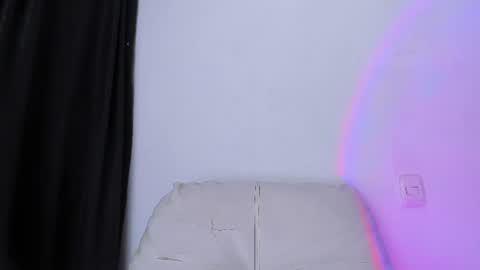 Snapshot of lu_noval chatting on 06.18.26 Lucia online show from 06.18.26