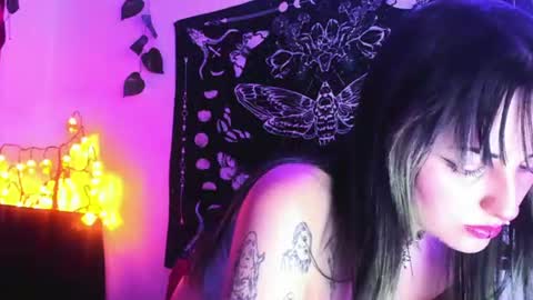 Snapshot of luaar_moon chatting on 07.01.26 Jenn online show from 07.01.26