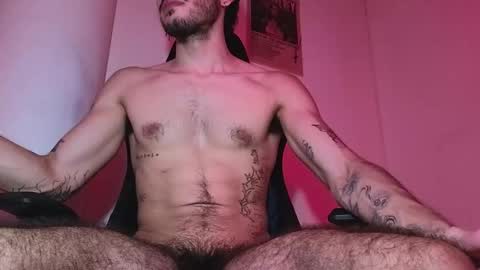 Snapshot of luan_goon chatting on 11.19.25 online show from 11.19.25