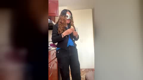 Snapshot of luana_winner chatting on 12.16.25 luana_winner online show from 12.16.25