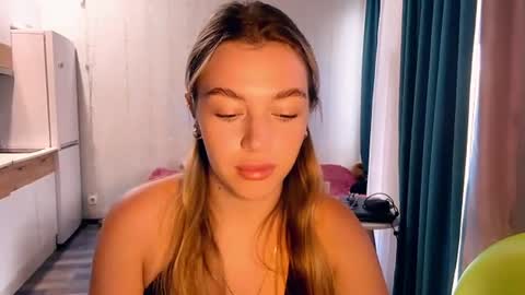 Snapshot of luannamedel chatting on 07.04.26 Kary online show from 07.04.26