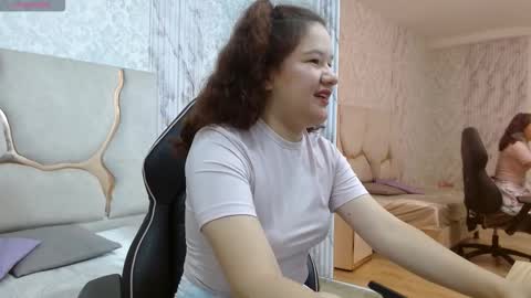 LUAR  online show from 12.21.25