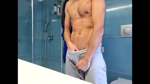 Snapshot of luca2828 chatting on 11.06.25 luca2828 online show from 11.06.25