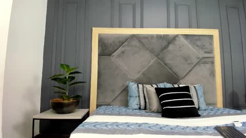 luca_morettii online show from 10.25.25