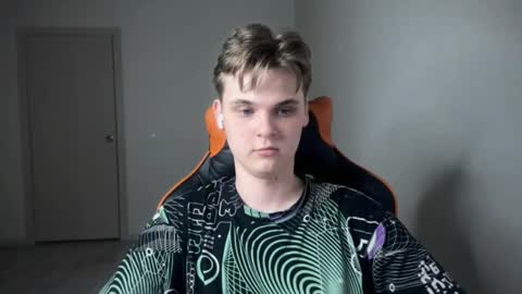 Lucas Gill online show from 01.06.25