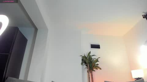 LUCA SANTOS online show from 01.04.25