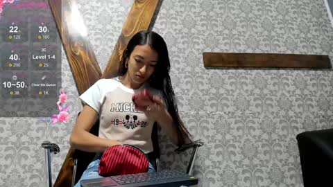 Snapshot of lucasymia_69 chatting on 01.28.25 MIA HOT online show from 01.28.25