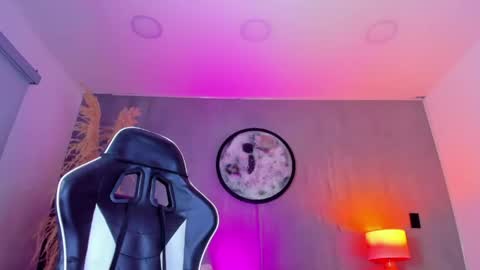 L U C C I A online show from 04.14.26