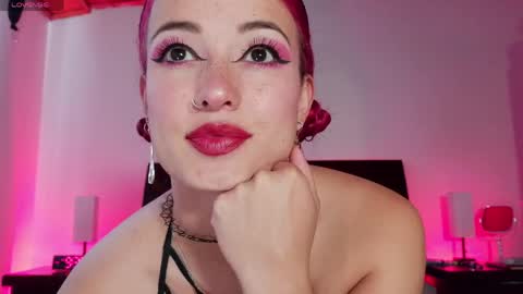 Snapshot of luccycollins_ chatting on 04.16.26 Luccy online show from 04.16.26