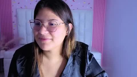 Snapshot of lucero_s chatting on 04.28.26 Lucero online show from 04.28.26