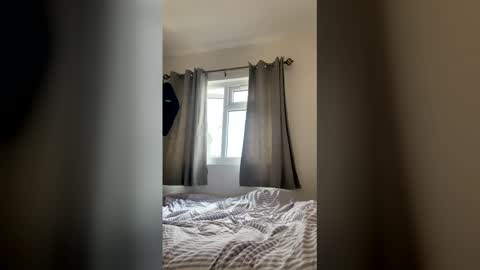 Lucia online show from 04.12.26