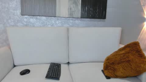 Snapshot of lucia_janne chatting on 06.23.26 Lucla online show from 06.23.26