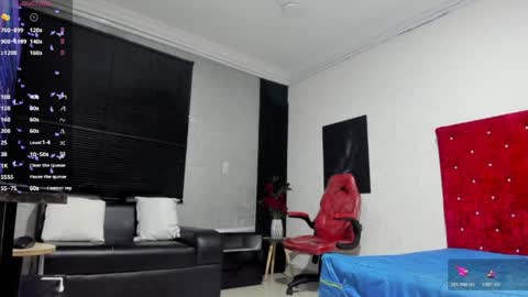 Snapshot of lucia_oregon chatting on 04.06.26 L U C I A online show from 04.06.26