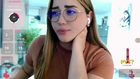 lucia star  online show from 11.26.25