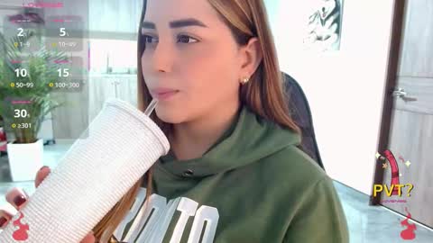 lucia star  online show from 12.02.25