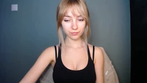 Snapshot of luciacam20 chatting on 02.09.26 Lucy online show from 02.09.26