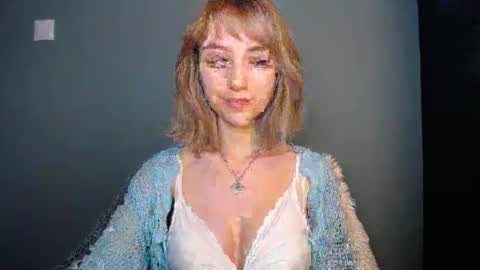 Snapshot of luciacam20 chatting on 02.17.26 Lucy online show from 02.17.26