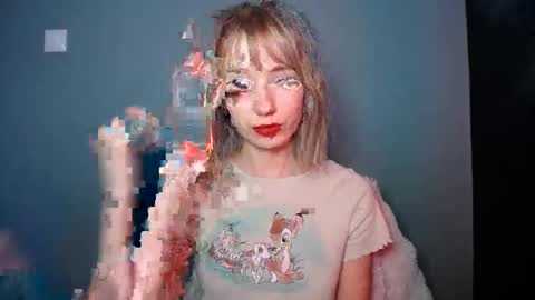 Snapshot of luciacam20 chatting on 02.22.26 Lucy online show from 02.22.26