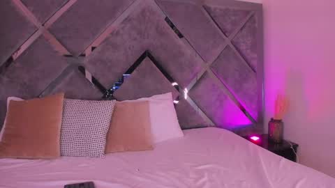 Lucia Gray online show from 04.17.26