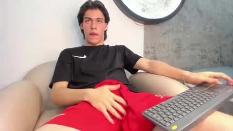 Snapshot of lucian_greyy chatting on 10.01.25 lucian_greyy online show from 10.01.25