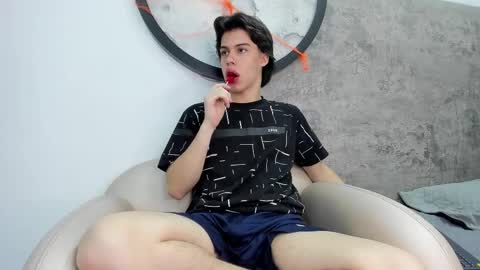 Snapshot of lucian_greyy chatting on 10.14.25 lucian_greyy online show from 10.14.25