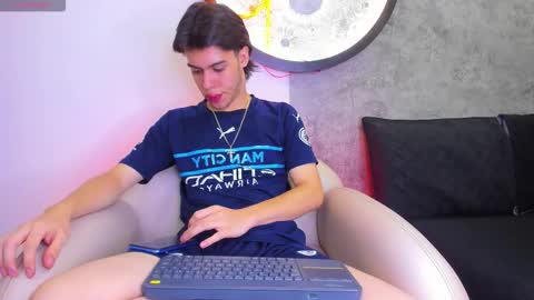 Snapshot of lucian_greyy chatting on 10.23.25 lucian_greyy online show from 10.23.25