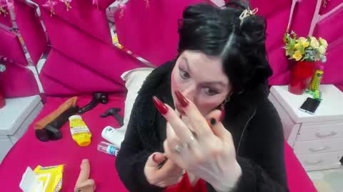 Snapshot of luciana_ass chatting on 12.23.24 Luci online show from 12.23.24