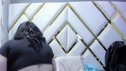 Snapshot of luciana_ass chatting on 01.11.25 Luci online show from 01.11.25