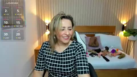 Snapshot of luciana_ballesteros chatting on 06.15.26 Luciana online show from 06.15.26