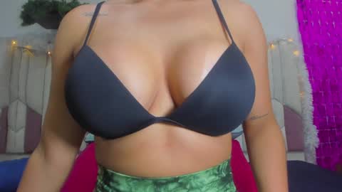 Snapshot of luciana_jam_ chatting on 12.28.24 instagram luciana417  online show from 12.28.24