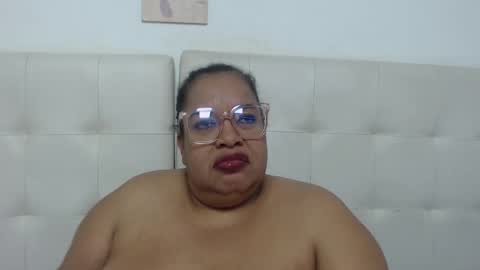 Snapshot of luciana_milf1 chatting on 02.28.25 Luciana online show from 02.28.25