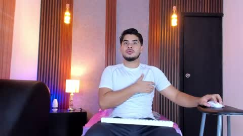 Snapshot of luciano_vitale_ chatting on 07.13.26 Luciano online show from 07.13.26