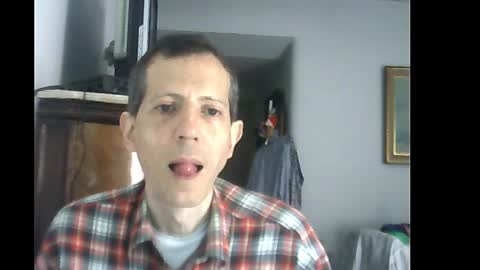 Snapshot of lucianoaxel chatting on 12.21.24 Luciano online show from 12.21.24