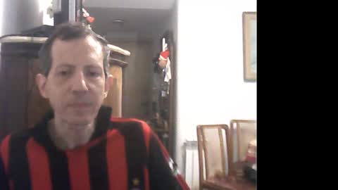 Snapshot of lucianoaxel chatting on 01.11.25 Luciano online show from 01.11.25