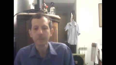 Snapshot of lucianoaxel chatting on 02.05.25 Luciano online show from 02.05.25