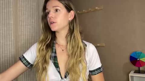 Snapshot of lucie_hot chatting on 10.03.25 Lucie hot follow me on online show from 10.03.25