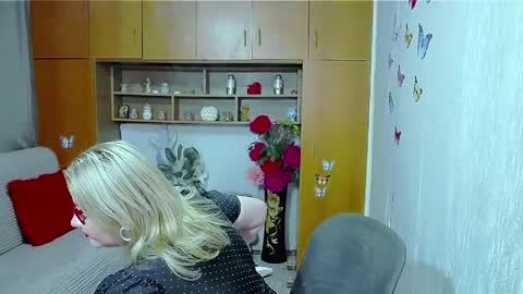 Lucille Fenly online show from 04.14.26