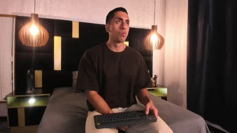 Snapshot of lucio__fox chatting on 05.02.26 Lucio online show from 05.02.26