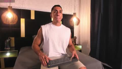 Snapshot of lucio__fox chatting on 06.11.26 Lucio online show from 06.11.26