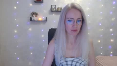 Snapshot of luckcristal chatting on 04.06.26 Arina online show from 04.06.26