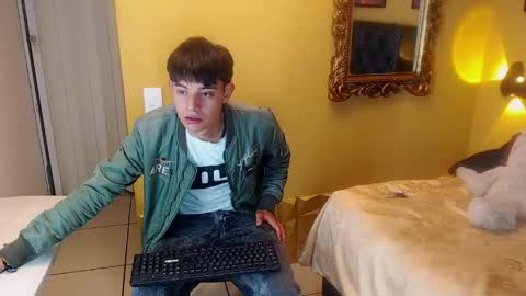 Snapshot of luckk_ chatting on 04.27.26 luckk_ online show from 04.27.26