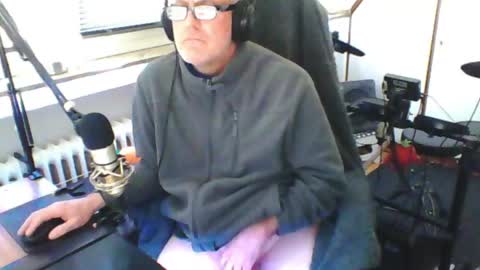 Snapshot of luckyfreak1 chatting on 04.25.26 call me Stefan online show from 04.25.26