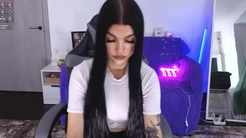 Monika online show from 11.25.25