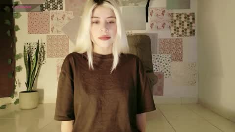 Snapshot of luckysapphire777 chatting on 04.25.26 luckysapphire777 online show from 04.25.26