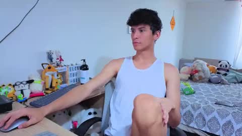 Lu Independent Model online show from 12.21.25