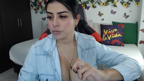 Snapshot of lucy007_ chatting on 12.26.24 luciana online show from 12.26.24