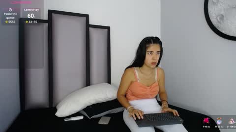 Snapshot of lucy__23 chatting on 10.01.25   online show from 10.01.25