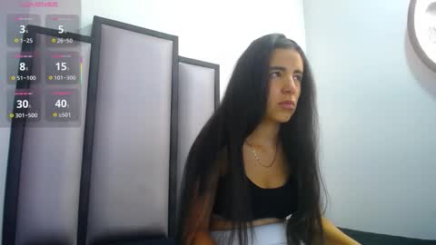 Snapshot of lucy__23 chatting on 10.14.25   online show from 10.14.25