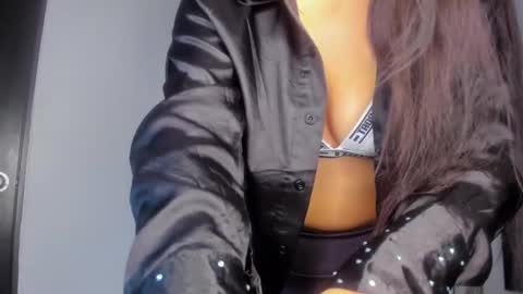 Snapshot of lucy__23 chatting on 10.26.25   online show from 10.26.25