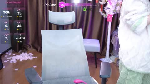 Snapshot of lucy__bb chatting on 02.13.25 Lucy online show from 02.13.25